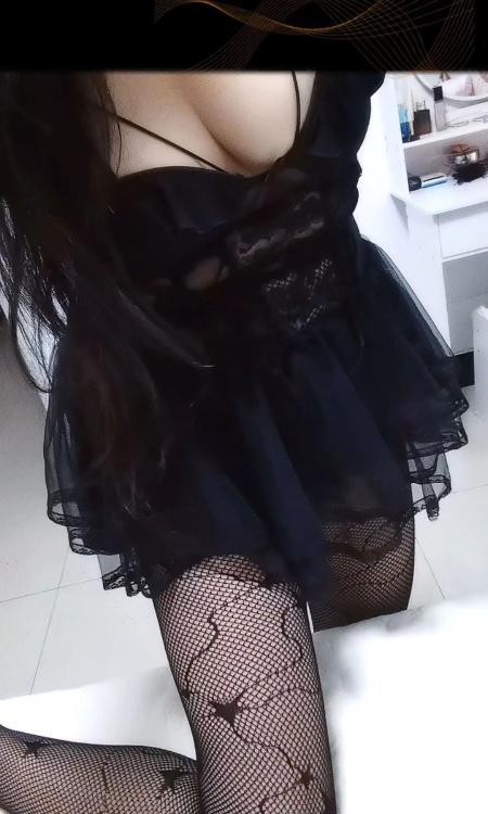 带眼镜的白嫩少妇
