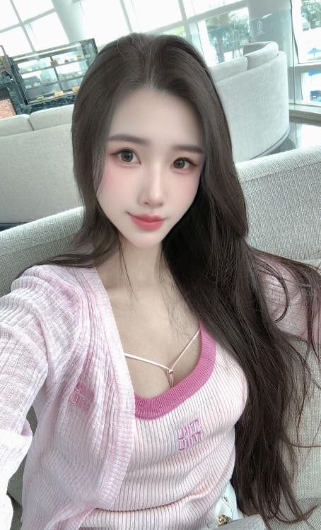 前凸后翘颜值子萱老师
