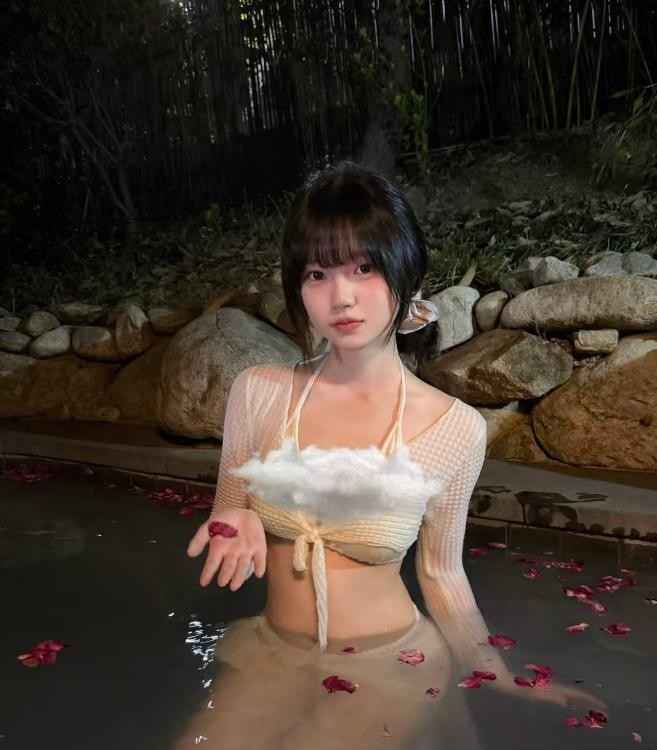清纯闷骚悠悠