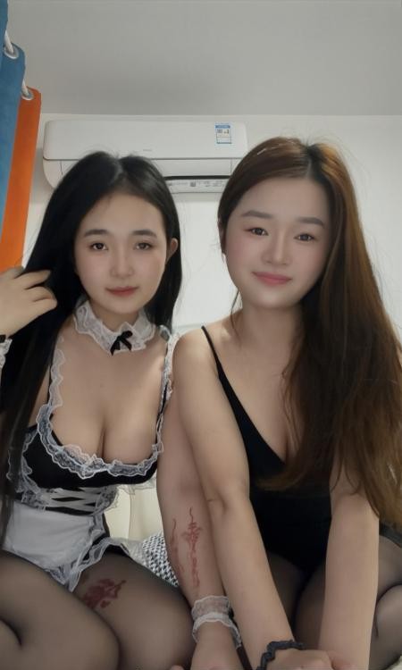 中项双飞口爆两姐妹