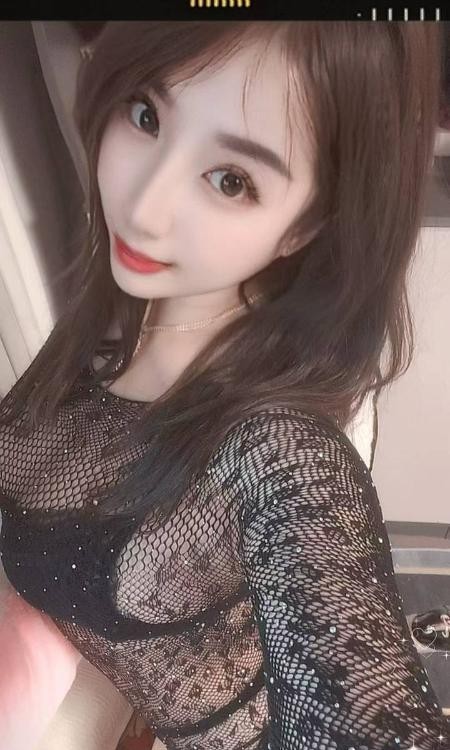 风韵大胸气质姐姐