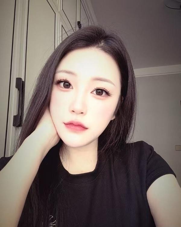 岳麓高挑美心小姐姐
