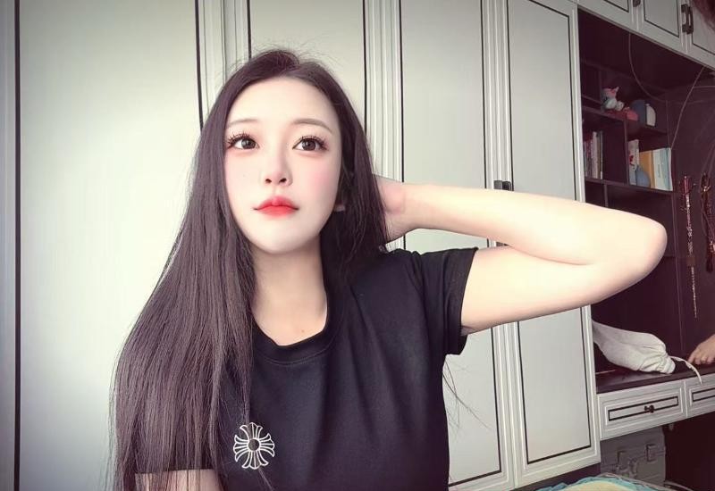 岳麓高挑美心小姐姐