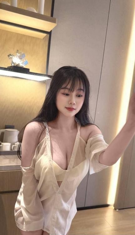 丰满白皙小坦钥钥