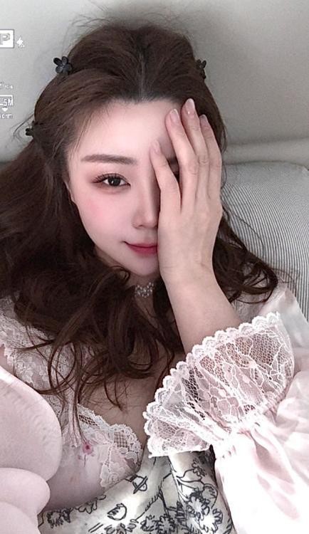 翘臀性感妹子