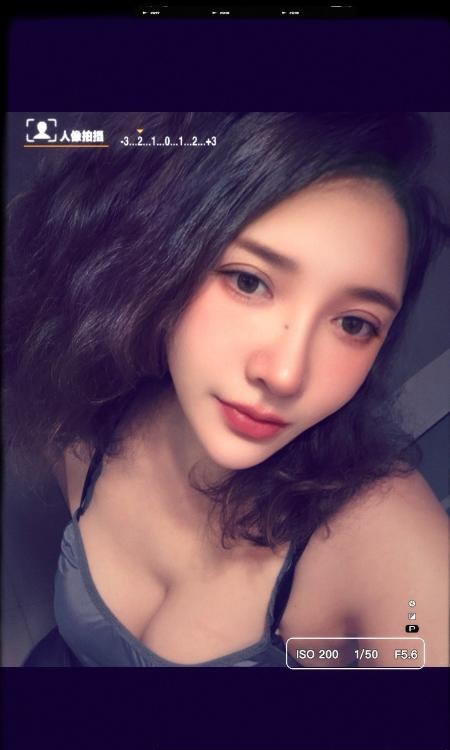 漂亮妹子依娜