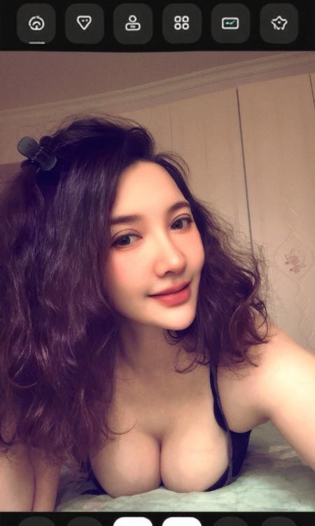 漂亮妹子依娜