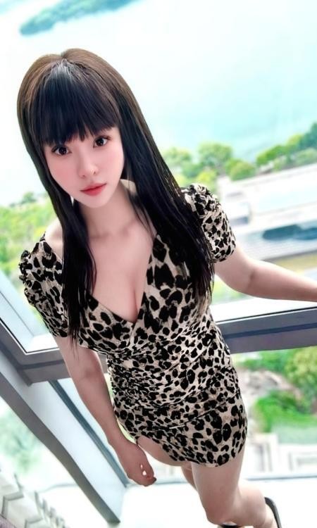 吴中豹纹纤腰骚妹
