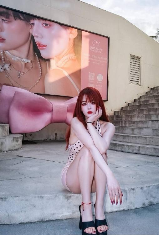 完美身材反差颜值妹子