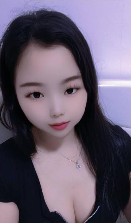 丰满大胸少妇