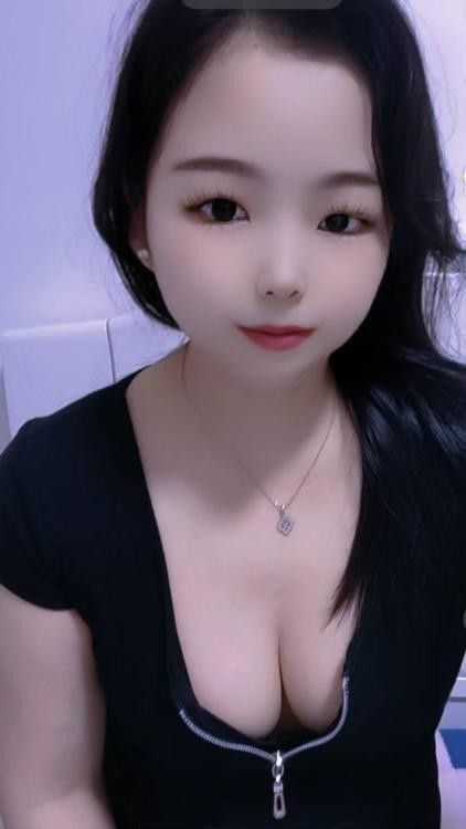 丰满大胸少妇