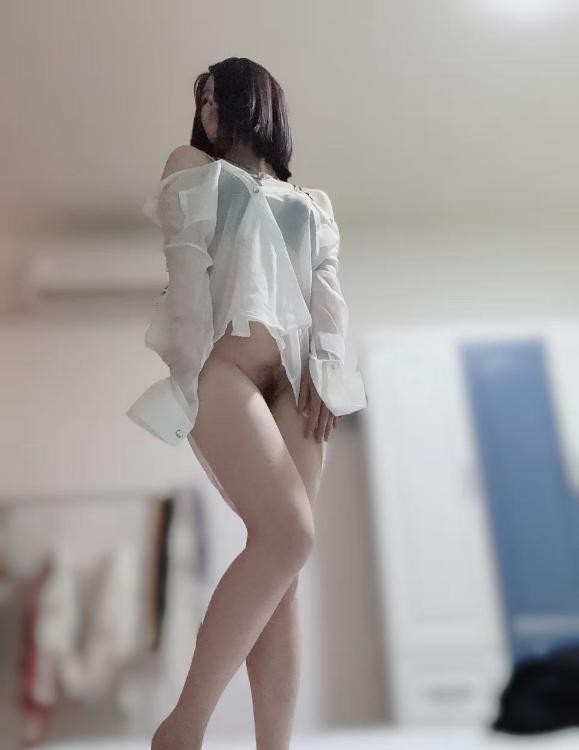 三点粉粉小骚妇