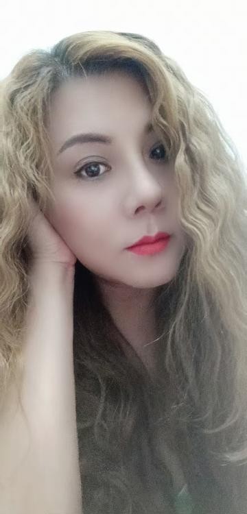 大波浪服务型少妇