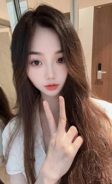 女上榨汁模特梦舒