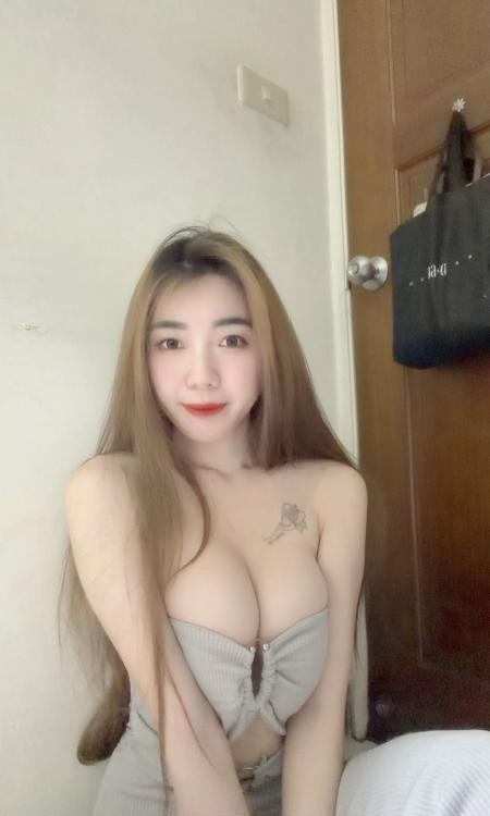 粉嫩大奶