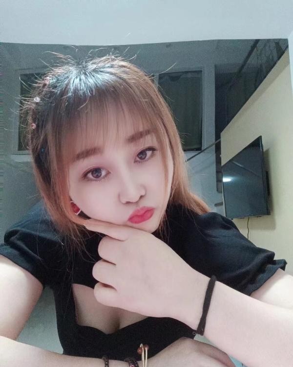 巨乳服务型小姐姐