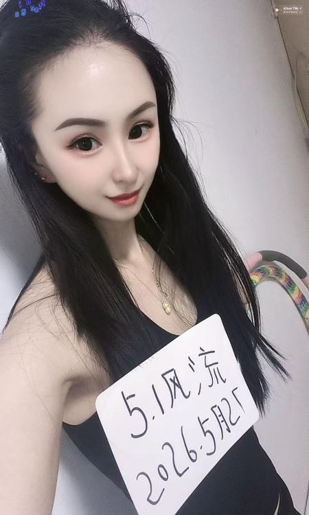 翘臀柳腰的小姐姐