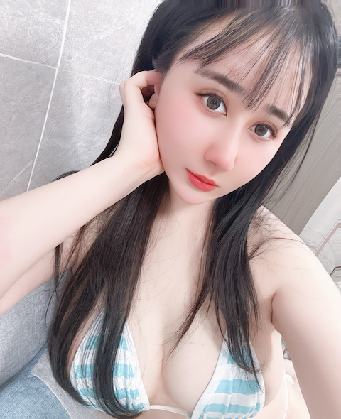 制服波霸大白