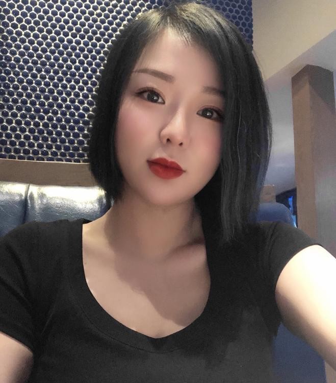 大屁屁少妇果果