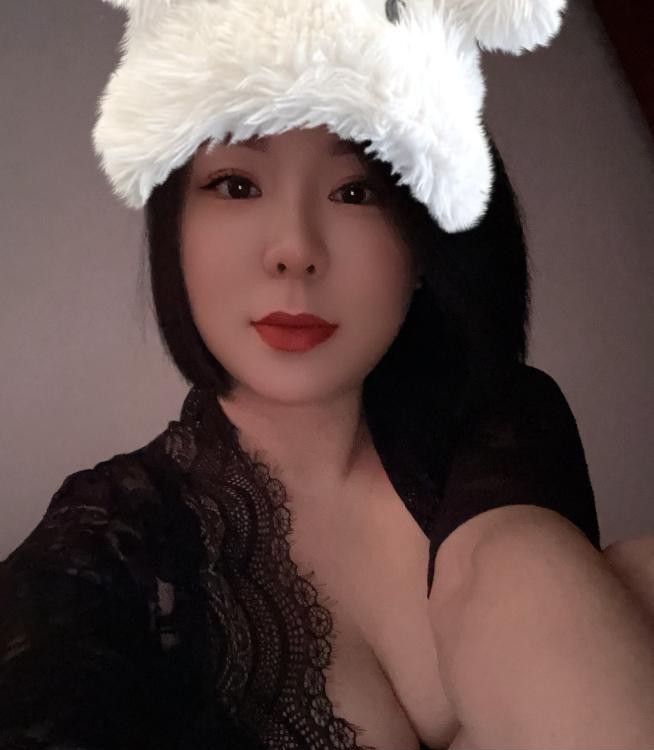 大屁屁少妇果果