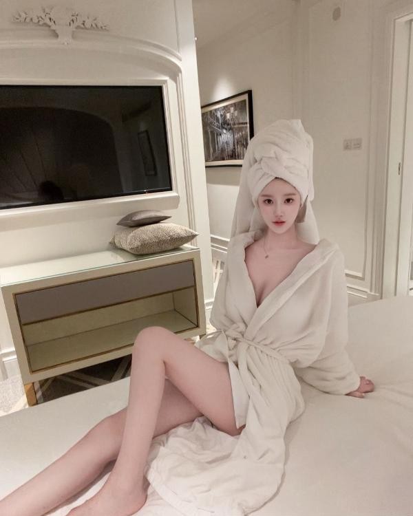 肤白貌美气质女友悠悠