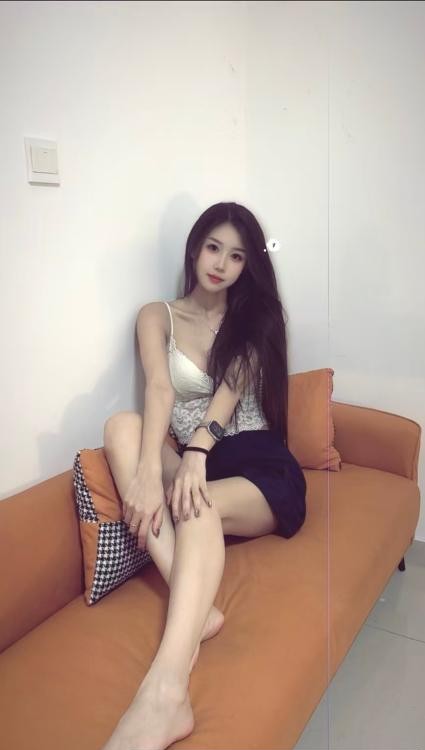 黑丝长腿俏佳人