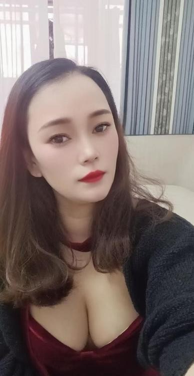 性瘾人妻骚玫瑰